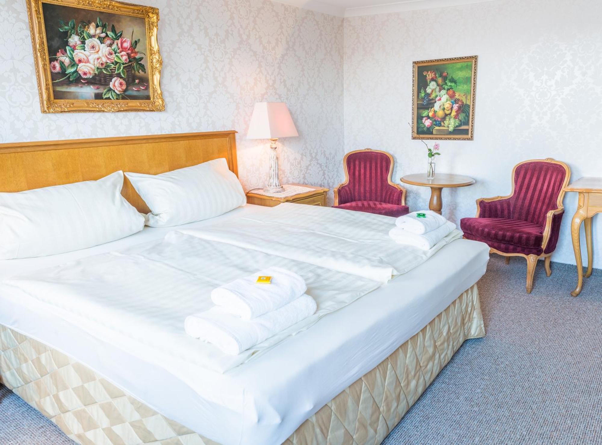 Romantisches Hotel Zur Traube Schwerin Schwerin  Pokój zdjęcie